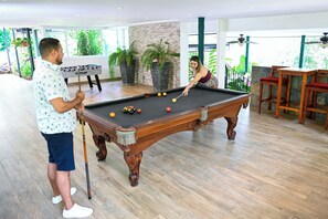 Games room - Jungle Mansion - 7 Bedrooms with Gardens, Pool, Jacuzzi, & More (Panamá)