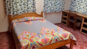 3 soverom, skrivebord, wi-fi (inkludert) og sengetøy