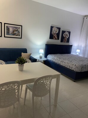 3 多间卧室、熨斗/熨衣板、床单