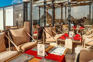 Outdoor dining - Le Pacha BoutiQue Hotel (Giza)