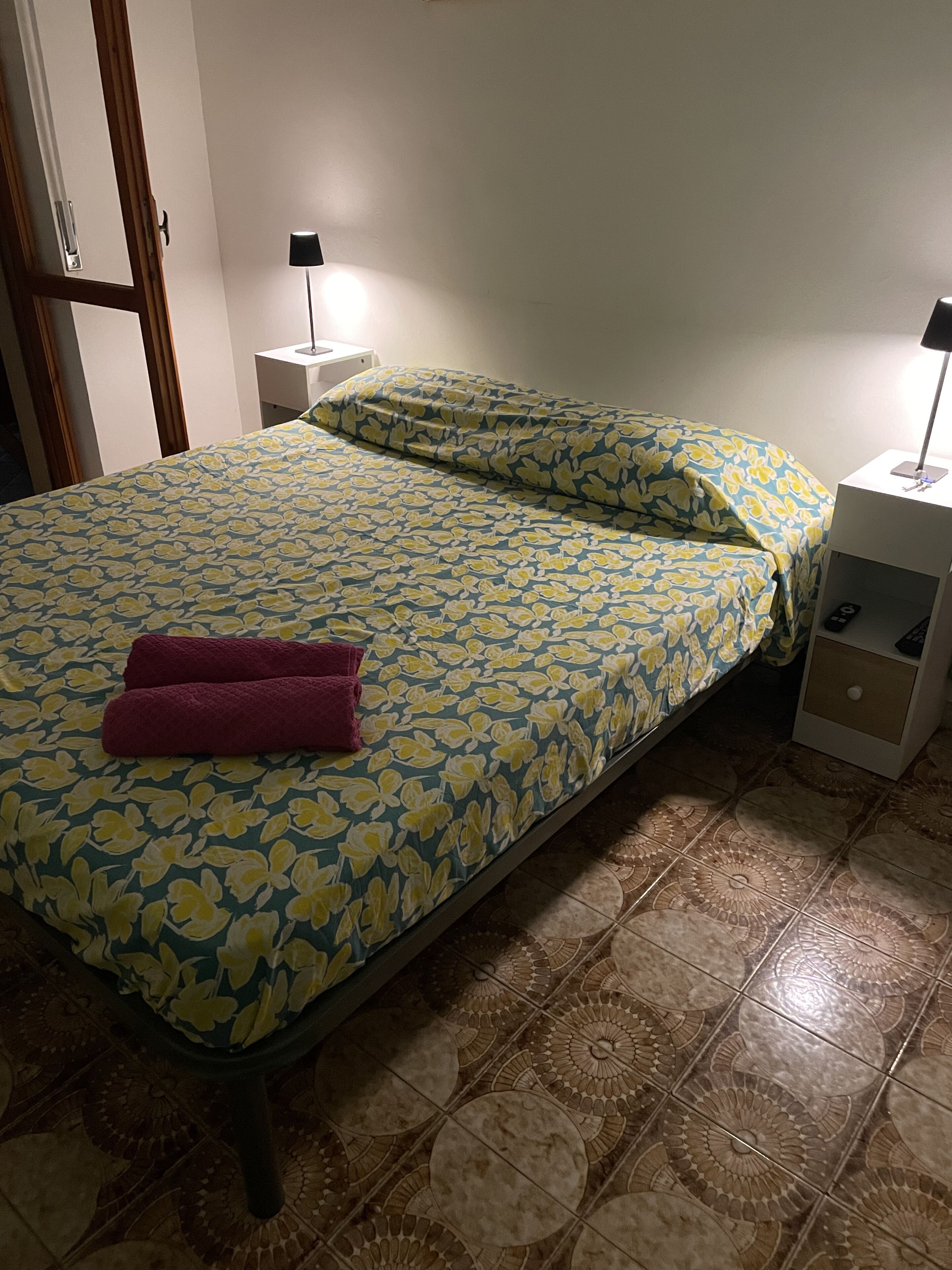 1 chambre, bureau, Wi-Fi gratuit, draps fournis