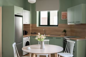 Brisk Verve | Private kitchen | Fridge, microwave, oven, espresso maker