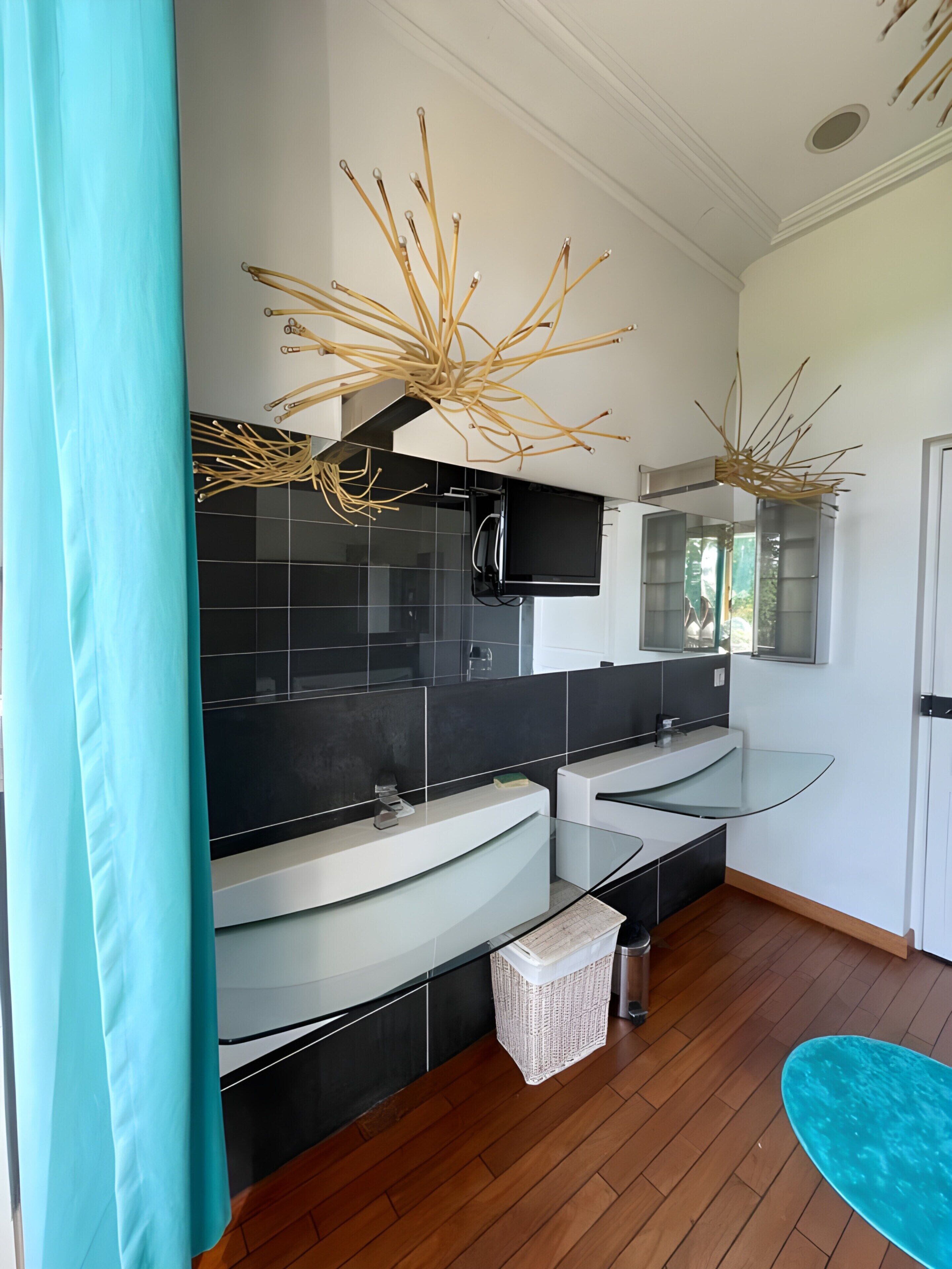 Nhà | Phòng tắm | Bồn tắm, máy sấy tóc 