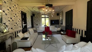 House | Living room
