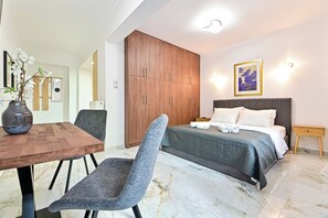 1 chambre, bureau, fer et planche à repasser, Wi-Fi gratuit