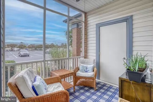 Charming 2-bedroom, 2-bath condo located in the heart of Lewes Beach.