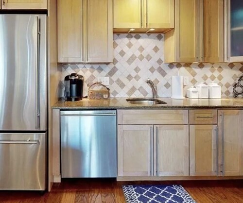 Charming 2-bedroom apartment in delightful Provincetown with AC