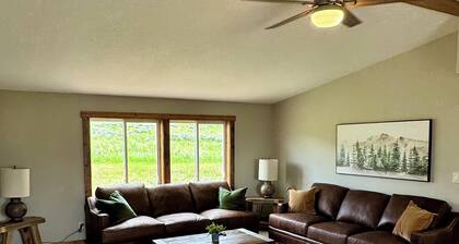 Newly renovated Blue Spruce Cabin – Island Park Getaway Close to Yellowstone NP!