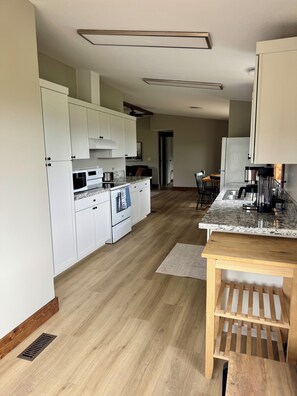 Fridge, microwave, oven, stovetop - Newly renovated Blue Spruce Cabin – Island Park Getaway Close to Yellowstone NP! (Island Park)