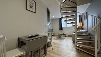 Apartment | Dining