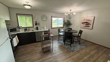 Micro-ondes, four, plaque de cuisson, lave-vaisselle