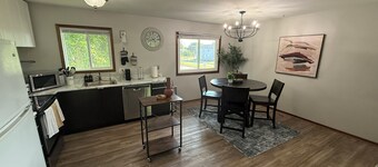 The Rochester Rambler - Upstairs of Duplex!