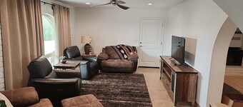 Spacious 4-bedroom house, horse property in charming Wickenburg, AZ