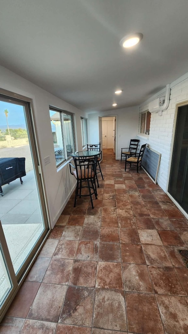 Dining - Spacious 4-bedroom house, horse property in charming Wickenburg, AZ (Wickenburg)