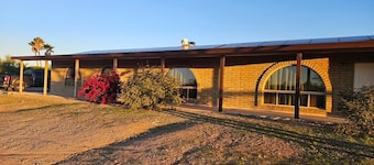 Spacious 4-bedroom house, horse property in charming Wickenburg, AZ