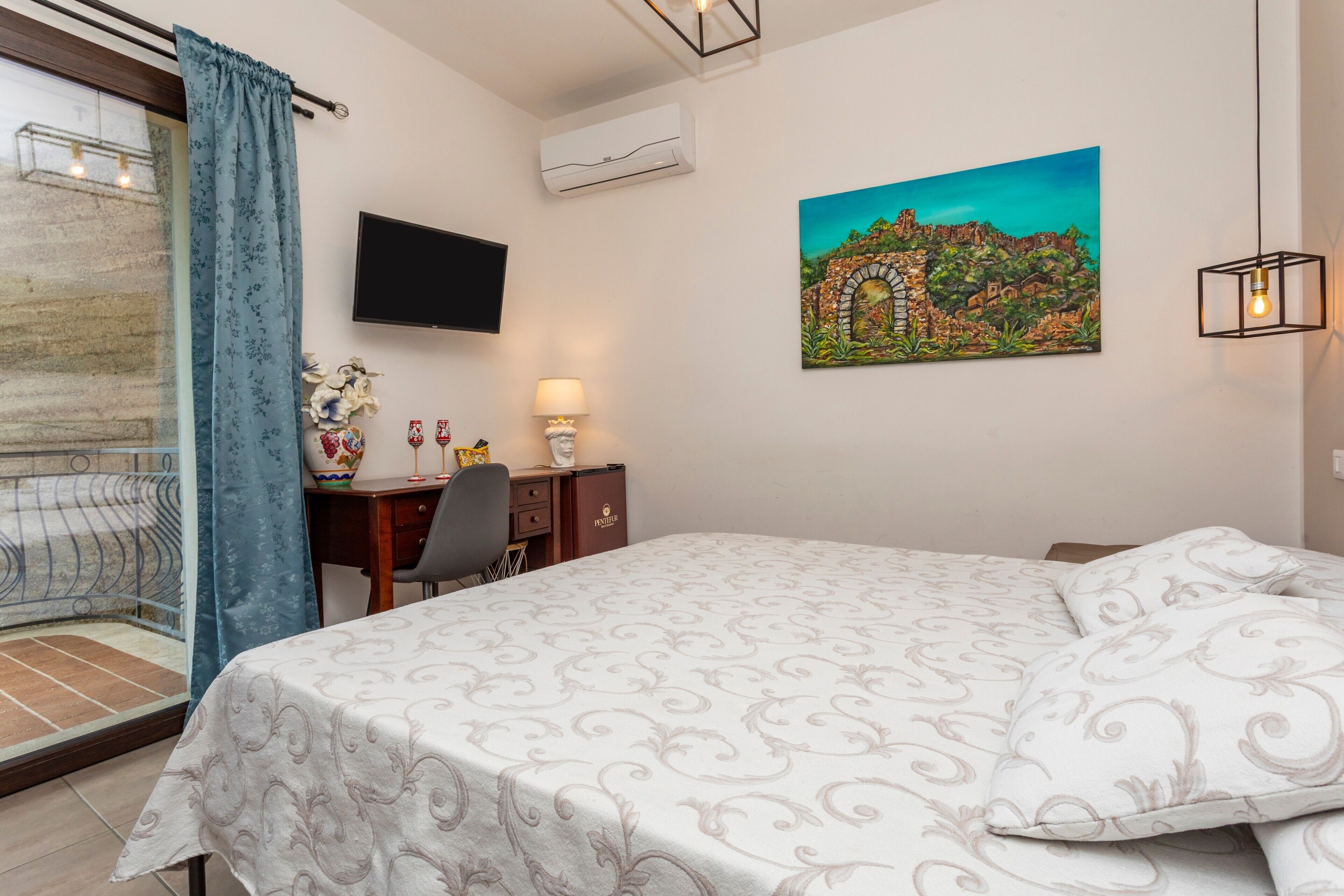 1 chambre, fer et planche à repasser, Wi-Fi gratuit, draps fournis