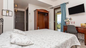 1 bedroom, iron/ironing board, free WiFi, bed sheets