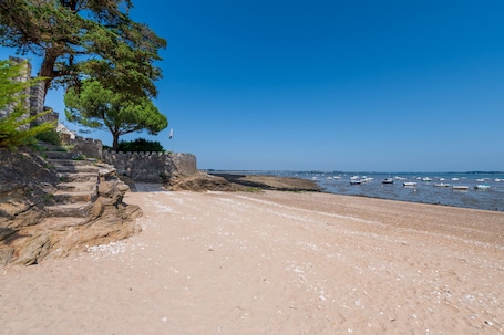 Beach nearby. Mobile Home 'Kervoyal 56' with Private Terrace and Garden