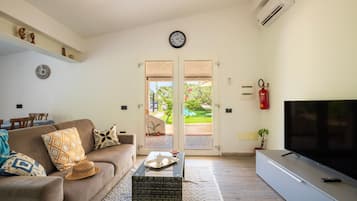 Télévision, cheminée