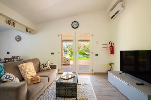 Ferienhaus 'Dammar' mit Bergblick, Wi-Fi und Klimaanlage