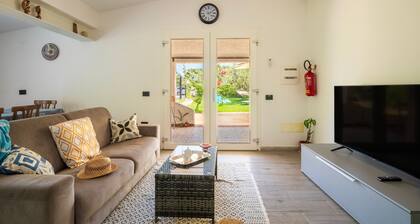 Ferienhaus 'Dammar' mit Bergblick, Wi-Fi und Klimaanlage
