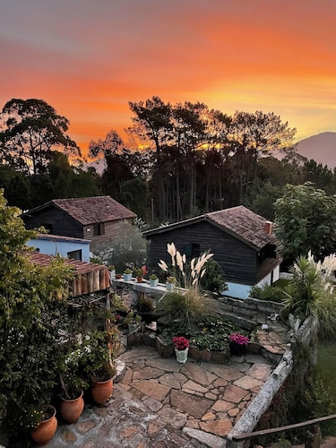 Holiday Home 'Mino Lodge' with Mountain View, Shared Pool and Wi-Fi