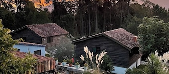 Holiday Home 'Mino Lodge' with Mountain View, Shared Pool and Wi-Fi