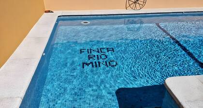 Holiday Home 'Mino Lodge' with Mountain View, Shared Pool and Wi-Fi