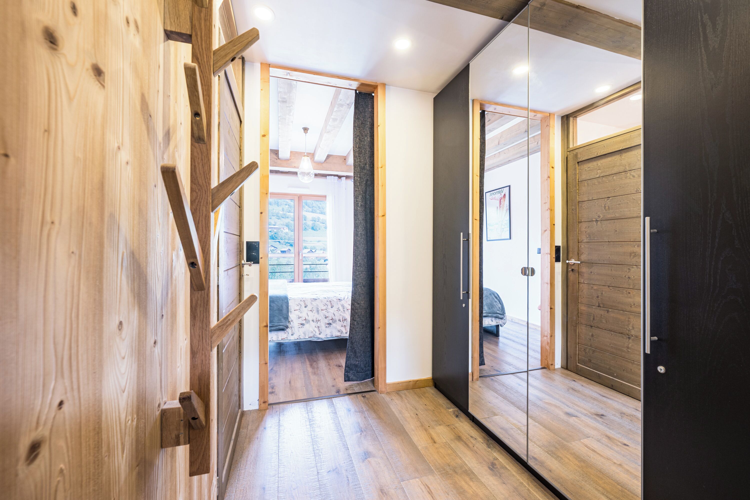 3 slaapkamers, een strijkplank/strijkijzer, gratis wifi, beddengoed