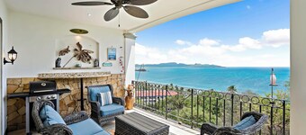 Stylish Flamingo Condo with Ocean Views, Renovated Kitchen & Walkable Beach Access