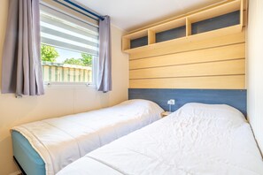 2 bedrooms, iron/ironing board, WiFi