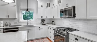Saratoga Family Haven | Fire Pit + BBQ Grill + 5-Bedroom Home