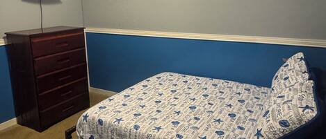 WiFi, bed sheets
