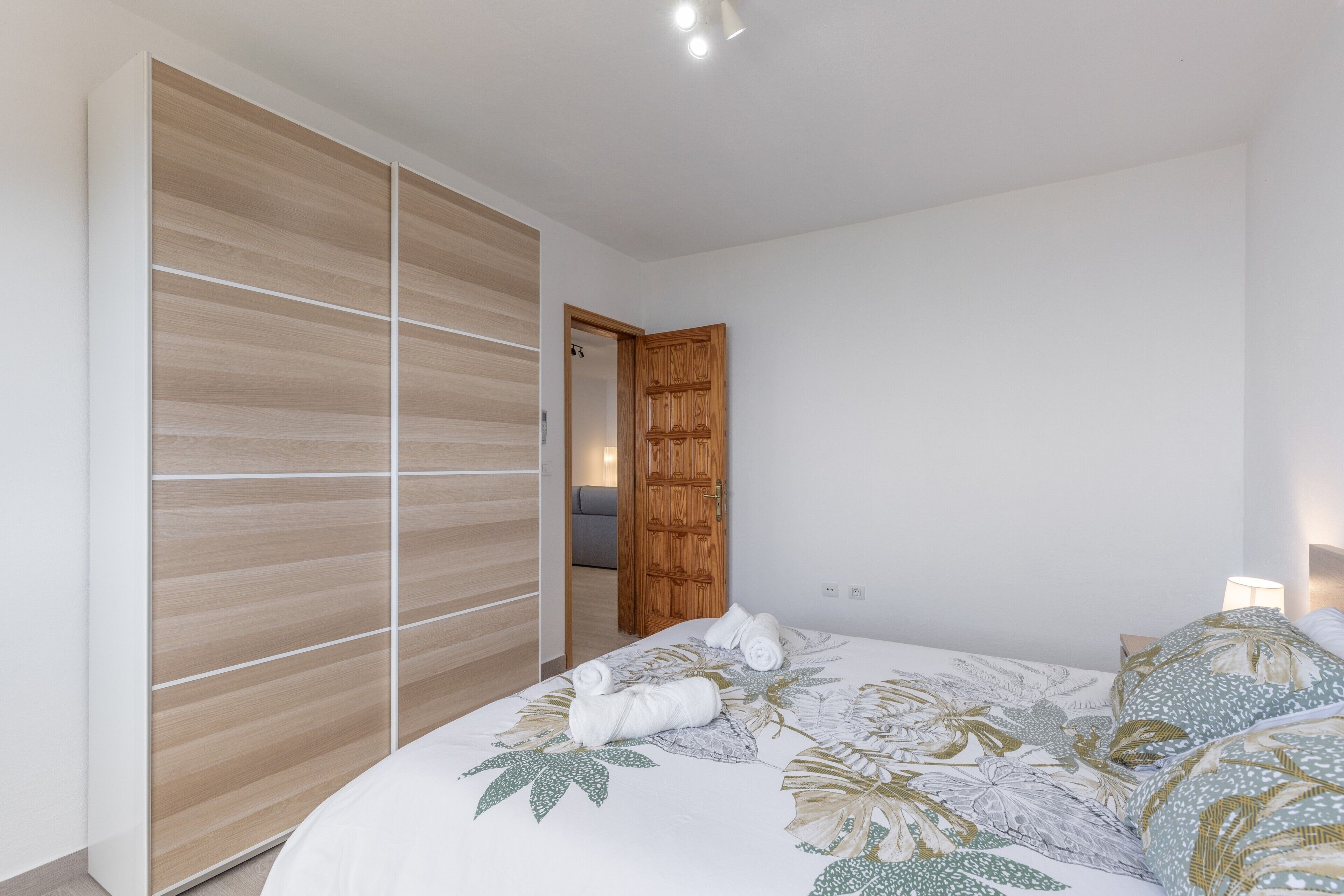 3 habitaciones, tabla de planchar con plancha y wifi gratis 