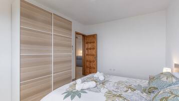 3 habitaciones, tabla de planchar con plancha y wifi gratis