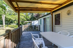 تناول الطعام بالخارج