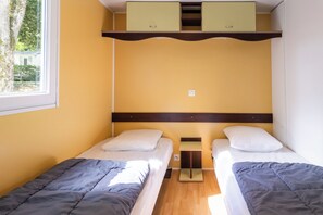 2 bedrooms