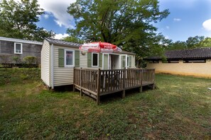 Exterior - Mobile Home 'Le Noyer' with Shared Pool, Private Terrace and Private Garden (Saint-Pompon)