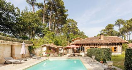 Kleines Haus 'Le Cabanon D'Yreye' mit gemeinschaftlichem Pool und Garten