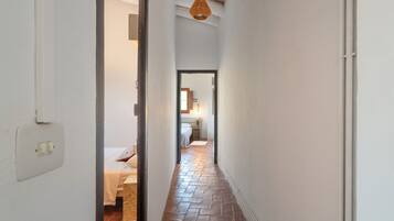 1 quarto, Wi-Fi de cortesia, roupa de cama