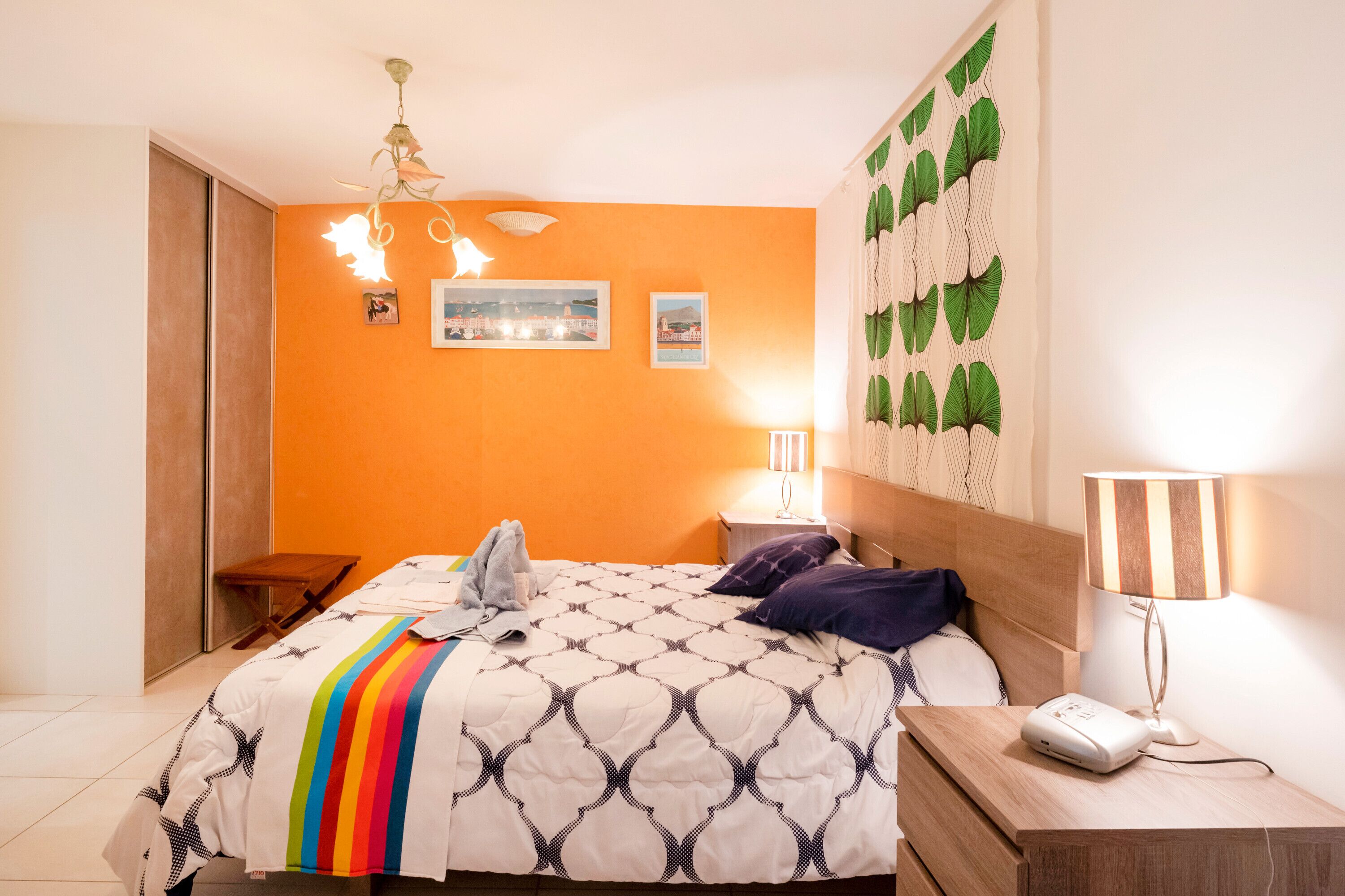 2 chambres, fer et planche à repasser, Wi-Fi gratuit, draps fournis