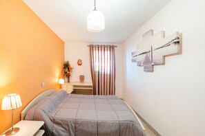 2 habitaciones, tabla de planchar con plancha y wifi gratis