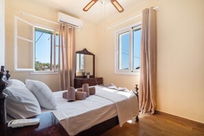 2 chambres, fer et planche à repasser, Wi-Fi gratuit, draps fournis