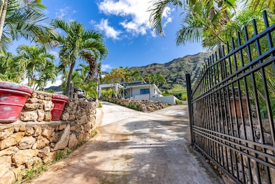 Makaha Vista Villa - Pool, Amazing Views