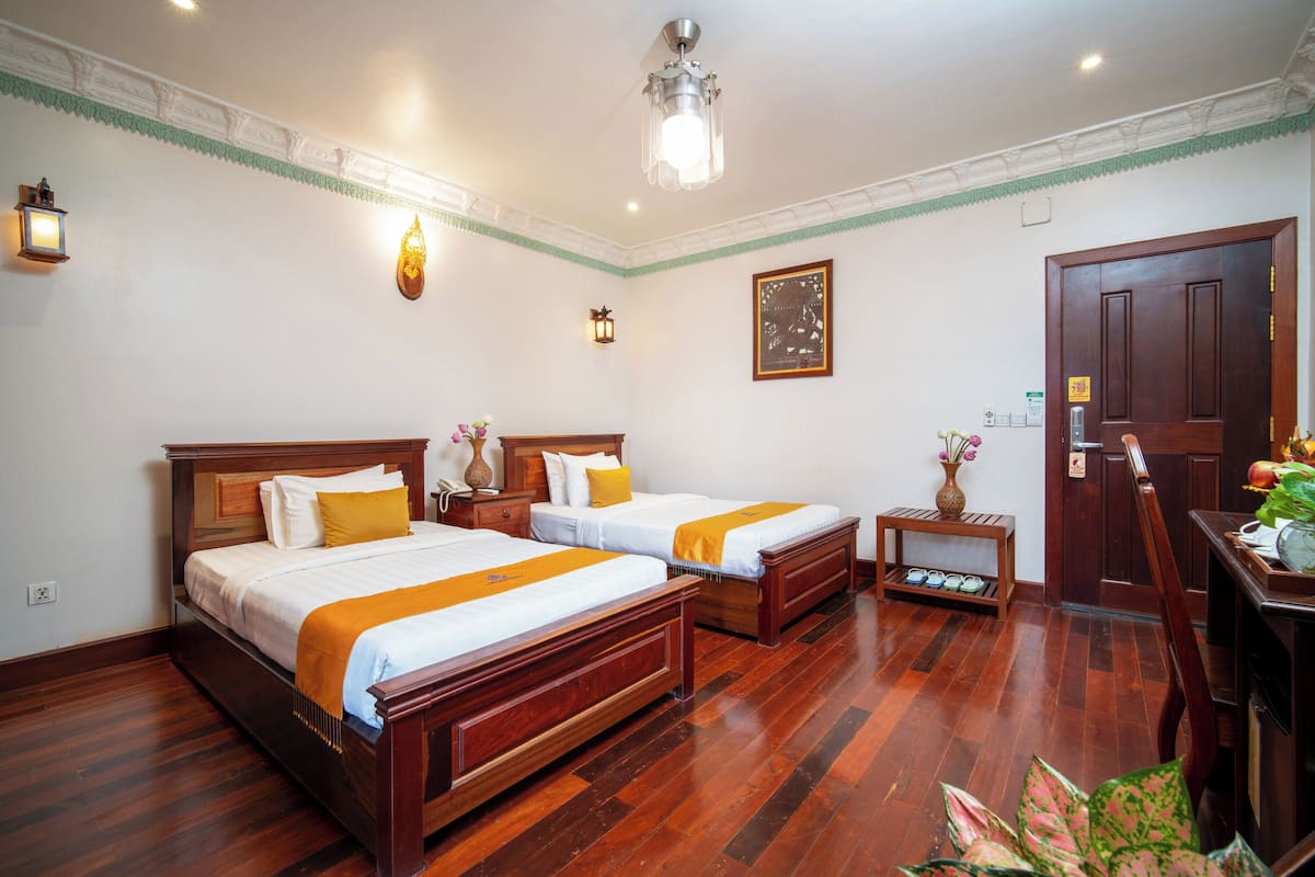 Superior Twin Room, City View