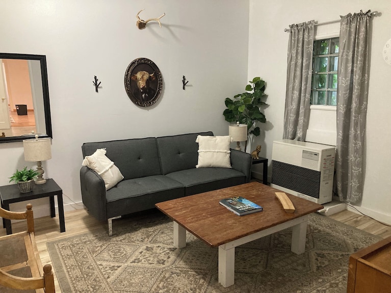 Charming 2-bedroom Cottage In Lovely Downtown Weaverville With Wifi, Ac - Weaverville, CA