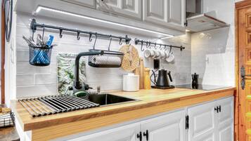 Fridge, microwave, stovetop, electric kettle