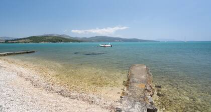Appartement 'Almyra' avec vue sur la mer, Wi-Fi et climatisation