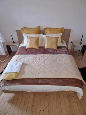 2 chambres, fer et planche à repasser, accès au Wi-Fi (inclus)