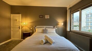 Rumah | 4 kamar tidur dan setrika/meja setrika